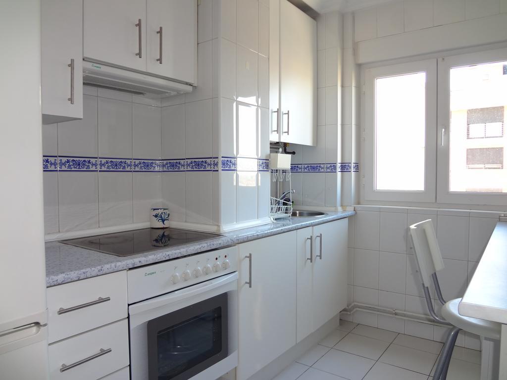 Sunny Apt Close To University With Parking And Wifi Santander Bagian luar foto